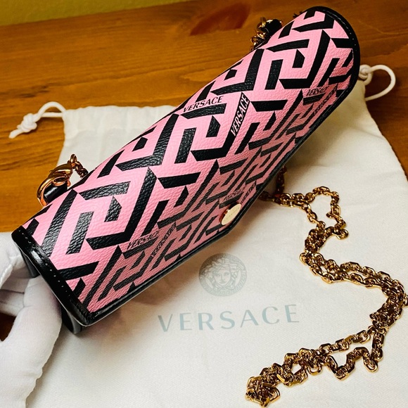🎉 SALE 🎉 NEW Versace Pink La Greca Signature Coated Canvas Chain Crossbody Bag - Picture 11 of 17